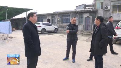 邢祖训调研督办G353公路 火车站站前广场工程建设