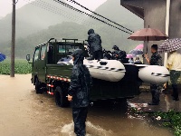 燕子镇及时转移受灾群众