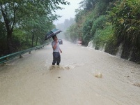 强降雨致鹤峰县受灾严重