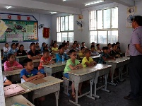 我县中小学校全面开学各项工作井然有序