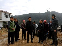 王小平：认真学习贯彻六中全会精神把精准扶贫工作落到实处