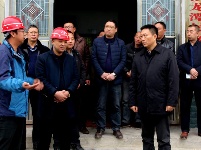 王小平：认真学习贯彻六中全会精神把精准扶贫工作落到实处