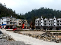 唐家铺村尖刀班组织致富带头人赴利川考察民俗旅游和美丽乡村建设