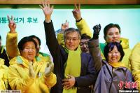 韩大选主要竞争者辩论政策 文在寅支持率仍领先