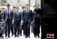 韩国乐天家族5人出席首场听证会 全部否认检方指控 