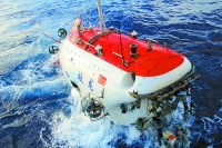 “蛟龙”号探海沟首潜4800米 带啥工具、有何任务？
