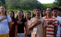 菲律宾强制国民唱国歌要“热情” 否则将会被罚款