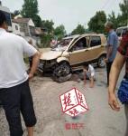 荆门老人驾车冲向一家四口 专家:这类代步车应停产停售