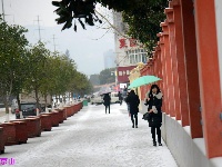 京山雪景分外妖娆