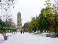 京山雪景分外妖娆