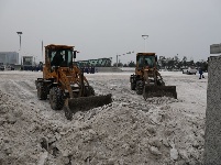 风雪脚步不停 寒冬干劲不减丨荆门城管连续鏖战 抗击冰雪保畅通