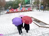 京山雪景分外妖娆