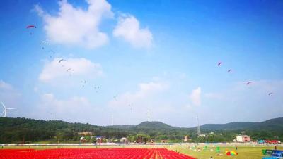 先睹为快！第18届亚运会中国滑翔伞队出征仪式和湖北省2018年滑翔伞锦标赛开幕式准备就绪~~