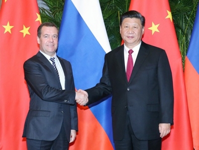 习近平会见俄罗斯总理