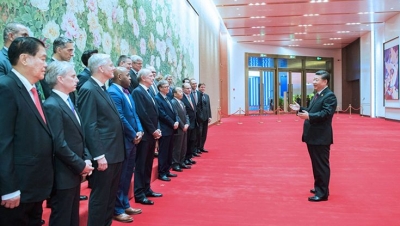 习近平会见参加首届中国国际进口博览会的外国企业家代表