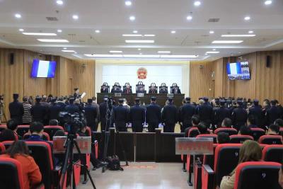 黄登峰等16人涉黑案一审公开开庭审理