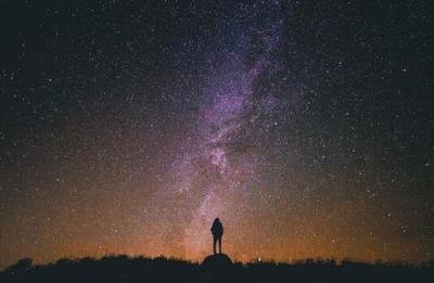 宇宙会随时间推移越来越热，过去百亿年平均气温上升十倍多