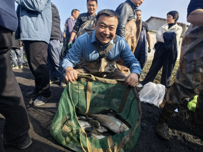 旧口镇：趣味抓鱼融积分 基层治理添活力