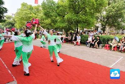 创建文明城市文艺演出进社区