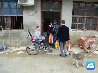 市农业部门为“香菇小伙”授技术增信心