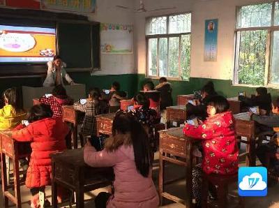 联想集团捐赠联想互动课堂解决方案  “中国好人”朱幼芳重返课堂