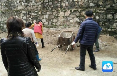 东风社区 集中整治 亮化、美化社区环境