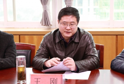 王刚强调：坚持正确舆论导向  更好地服务全市中心工作