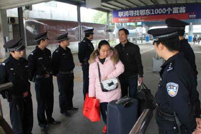 多管齐下  让回家一路畅通