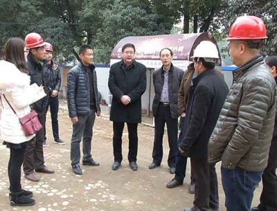 王刚调研陈贵镇卫生院新建项目及北门剧院维修改造工作