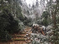 大冶登山爱好者赏七峰山雪景