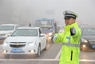 大冶交警加强恶劣天气道路交通安全管理
