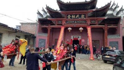 土主会闪耀千年果城里