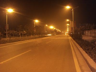 铜都市场的路灯都亮了