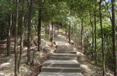 殷祖修建二万五千米“红军路”