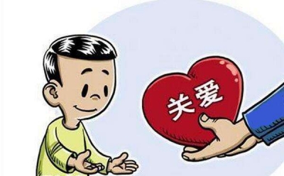 市政务服务中心赴驻点村走访慰问