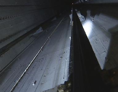 新闻追踪：电梯井里的电缆拆除了