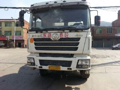 槽罐车遭人拦截且被砸 拘留！