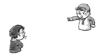 女儿被批评老爸冲动评理  荒唐