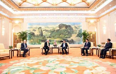 李克强为何百忙中在人民大会堂接待这两位外宾？