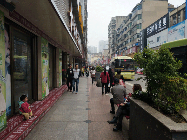 街面焕然一新  市民逛街“倍爽”
