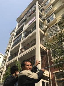 “飞贼”徒手爬水管至7楼盗窃 民警：睡前锁好门窗 建议阳台安装防盗设施