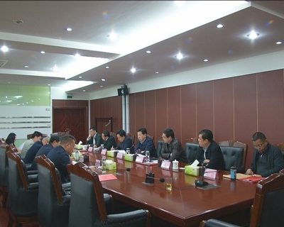 李修武主持召开市委中心组第二次专题学习会议
