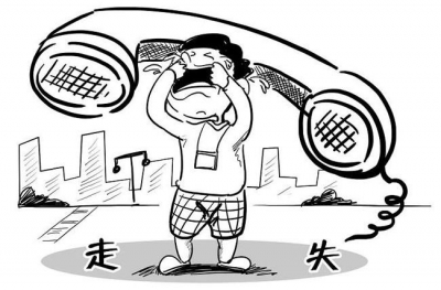 小男孩“追车跑” 原来是为找爷爷