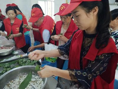 开发区罗桥社区 “粽”里情深