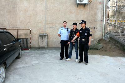 匕首“泄露”盗贼身份 男子被依法刑事拘留
