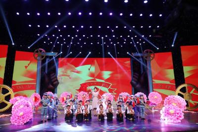 风华幼儿园举办庆“六一”文艺汇演