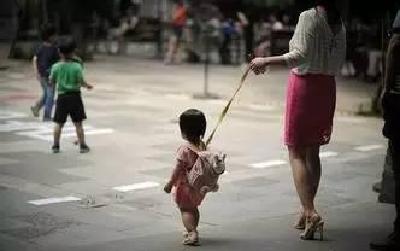 抑郁症妈妈携子女走失 民警辗转助其一家团圆