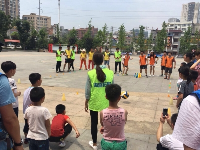 第二届公益网球亲子趣味嘉年华 给孩子一个快乐六一