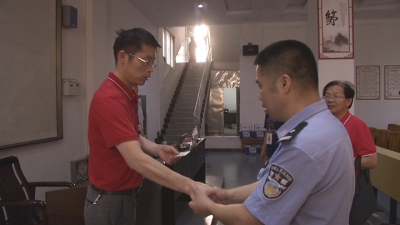 考生遗失身份证   民警开绿色通道火速补办