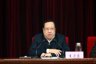 坚持和贯彻新发展理念推动形成绿色发展方式